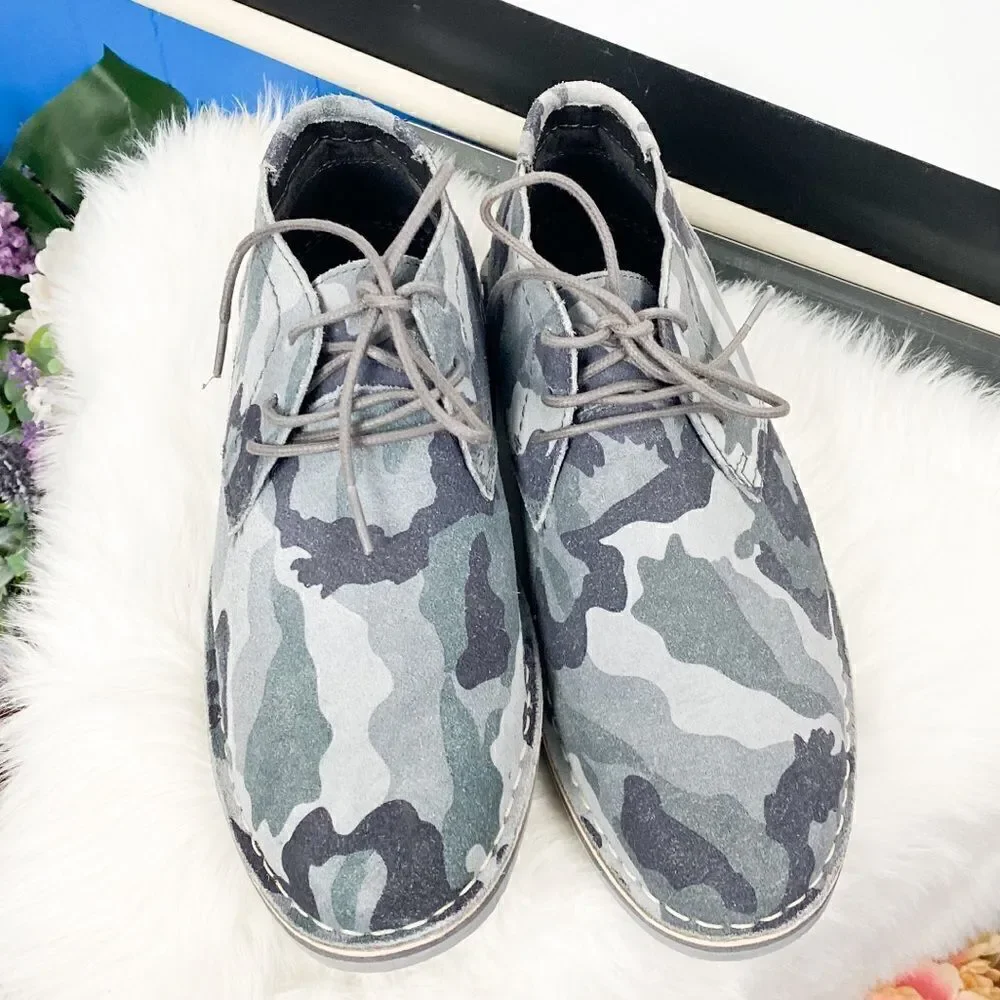 Kenneth Cole Reaction camo print